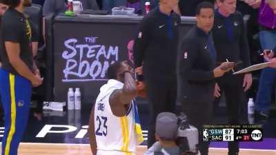 [Highlight] Jordan Poole fake laughing as he tries to avoid being knocked out again