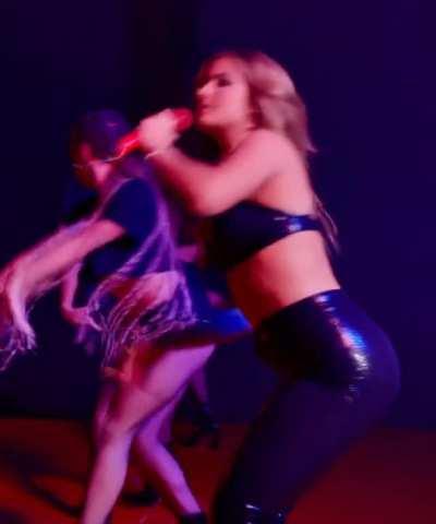 Addison Rae's Ass 🥵