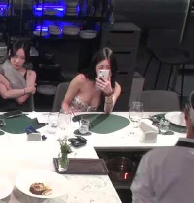 SNSD - Tiffany & Taeyeon providing more cleavage Content