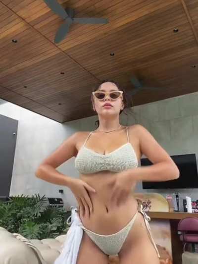 Napakaganda talaga ng katawan mo yassi sarap mo 🥵