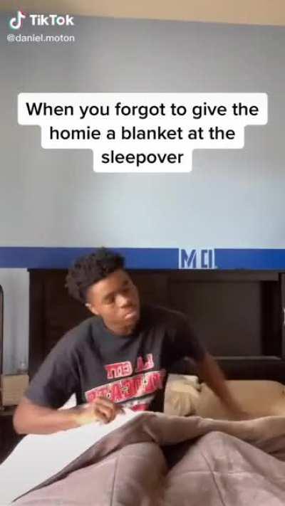 Damn, that couch cushion lookin kinda warm right about now 😳🥵