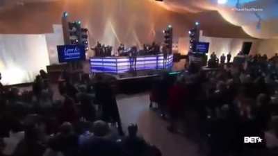 Yolanda Adams & Common – “Glory” (Live at the White House, 2016). Vocals, control, and spirit on another level.