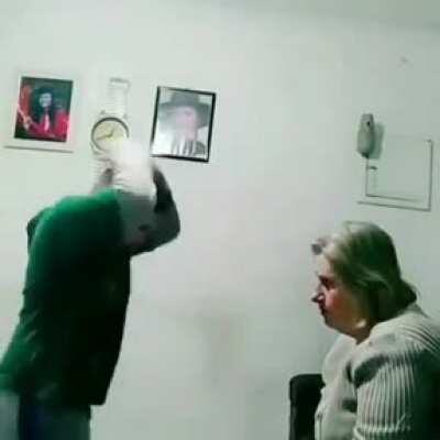 Niño ql que te pasa con tu mamá