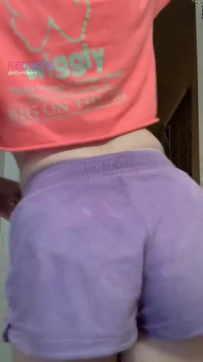 Stay loyal or get my bussy pregnant 🍑 let’s chat 💕 just check the comments for a 🥵 link 👇 15% off next 15 subscribers 💖