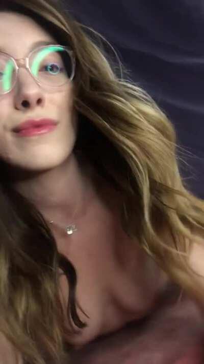 Sluts in glasses * chefs kiss *