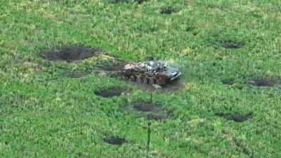 Tri Tankista but the russians keep exploding in Ukraine