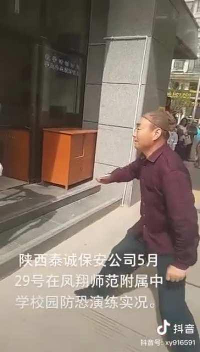 绷不住了，属实抽象