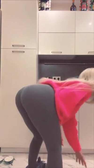 Oops🍑😶🤫such a little slut