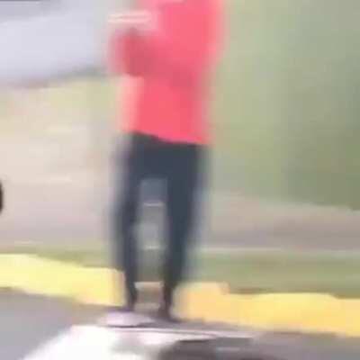 Los maes grabando suenan como NPC’s de GTA.