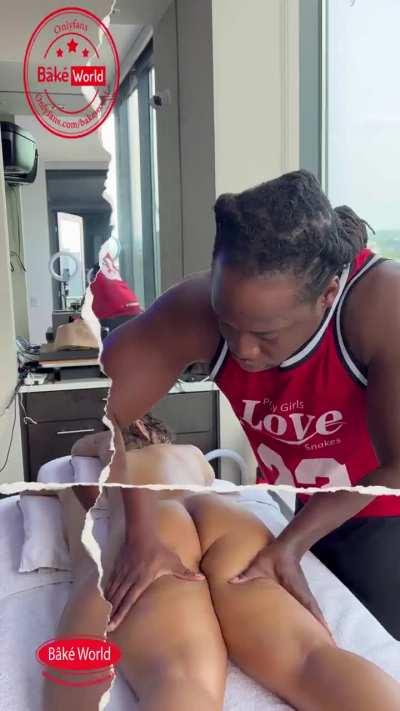 It get freaky in bake world massages da splash zone