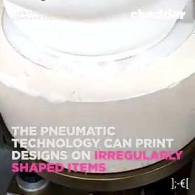 Как делают узоры на посуде.