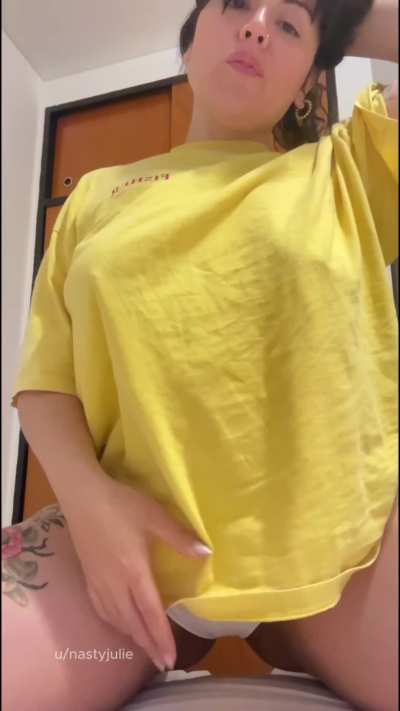 Online for a fun and naughty time? I'm here for you .. Let's end this year like we deserve! 🔥 [I don't care if you are married]