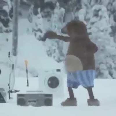 Russian bloggers connected a washing machine to an ice hole in the river and ...