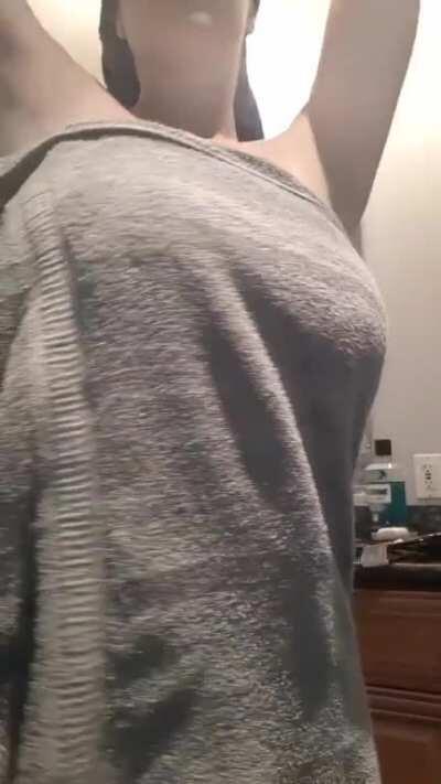 [OC] Are y'all sick of towel drops yet? How about a hands-free towel wiggle