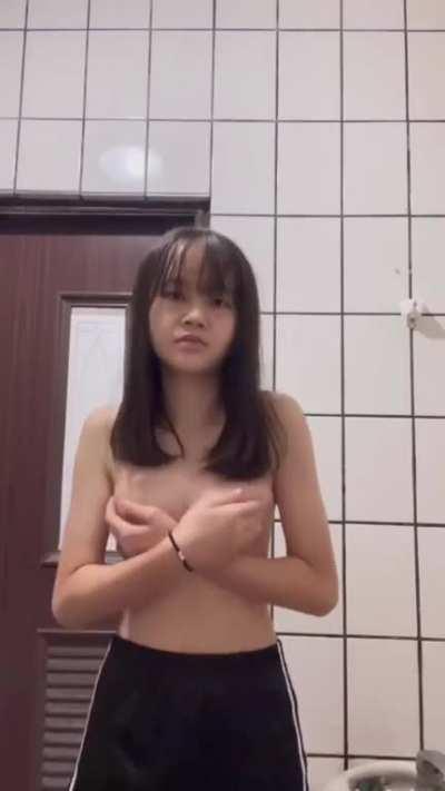 Would love to find some brother storywriters to help me write stories about my girls. DM!