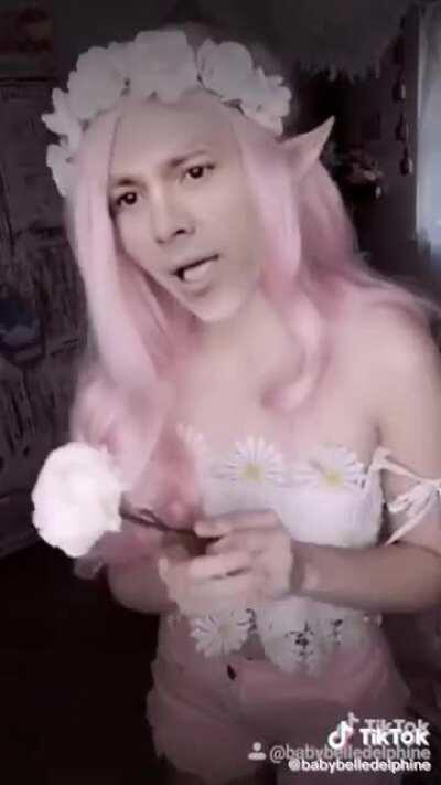 Peña Nieto siendo la E Girl que siempre ha sido en nuestros corazones.