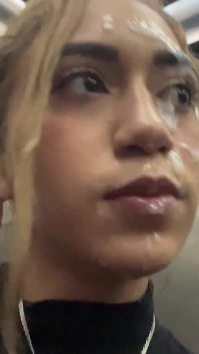 A thick facial and a cumwalk in the mall 🤤