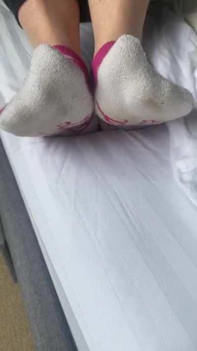 My petite feets wanted to wave hello 👋 😘