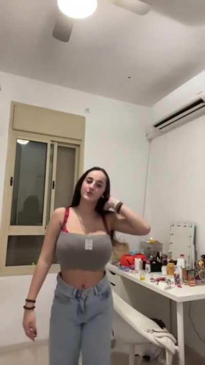 18yo @pelegsaar showing off her natural G cups