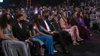 [Highlight] Kevin Garnett, in his Hall of Fame speech, congratulates Duncan, Wallace and Vanessa Bryant