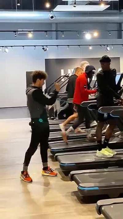 Heavy main character energy here