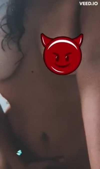 Lets have a shower together 😈 💦 Free OF link in comments 👇