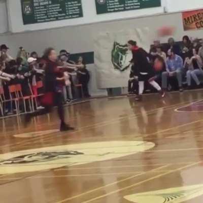 That’s how you make an entrance with the whole squad... wait for it.