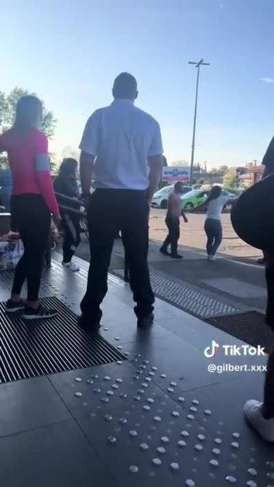 Station security guard knocks out a tweaking gypsy couple