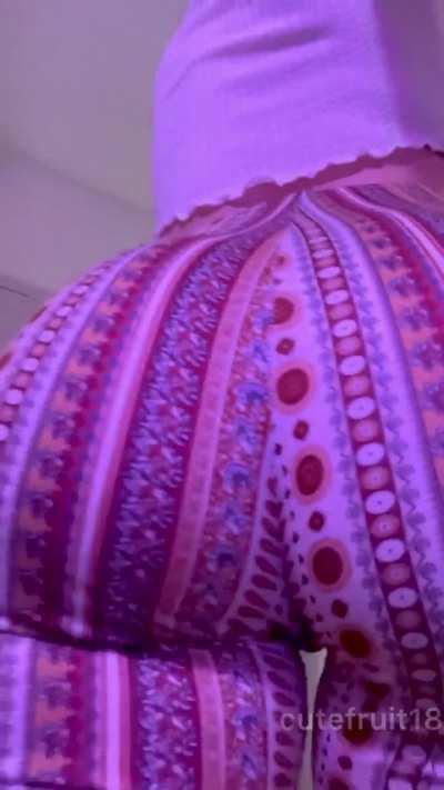 you can see the patterns on my flare pants veryy clearly when you're this close