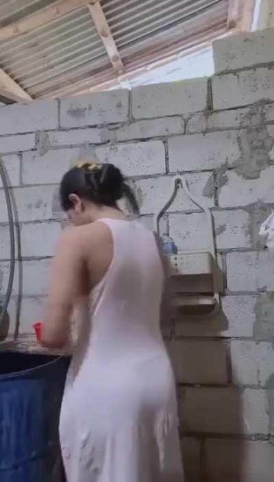 Indudablemente, tengo que ir a enseñarle a bañaste (S/S)