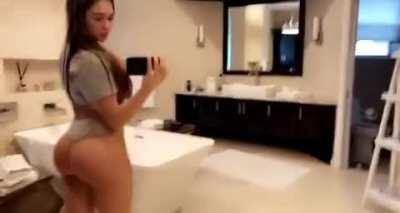 Post Workout Pump (Her Delicious Cheeks)