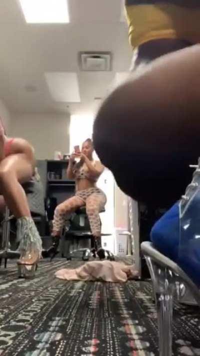 CH3N3M0N!QU3 J3SS!CAP4Z _!4MD0M!N!QU3J0L!3 & L4L4M4RL3Y