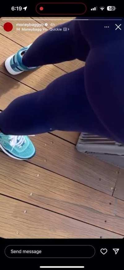 Ari Fletcher getting her ass grabbed