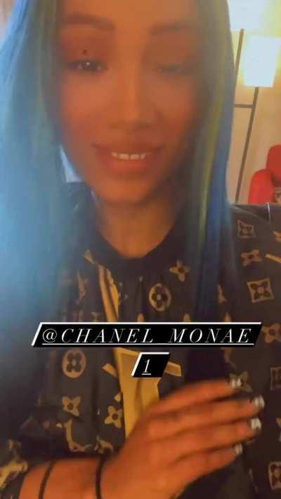 Getting ready for SmackDown 👅