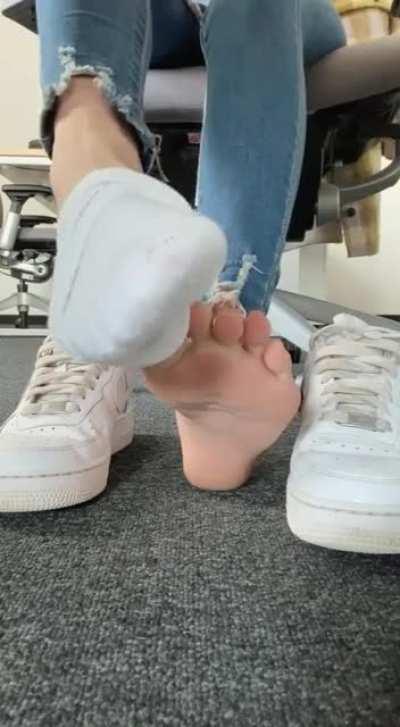 Worship my feet at the office?🤫