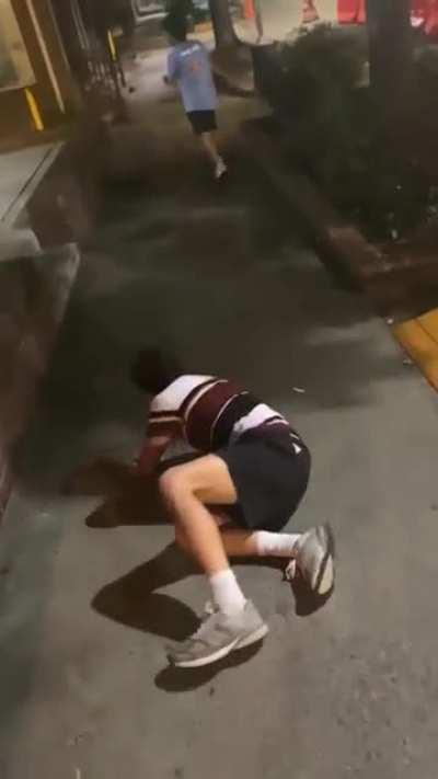 HMB while I insult these women for ignoring me