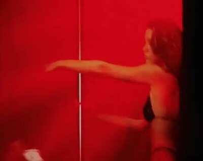 Shannon Elizabeth- Dish Dogs (2000)