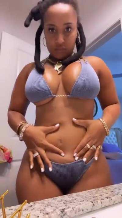 “Come oil my back” she said 🤤