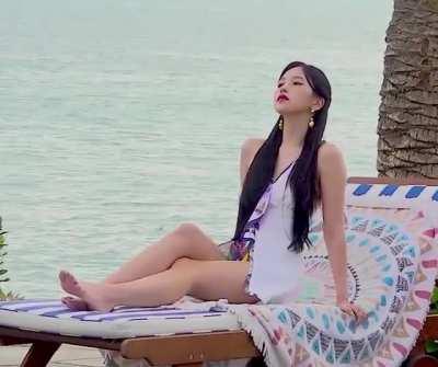 Mina - short white dress, alcohol free mv