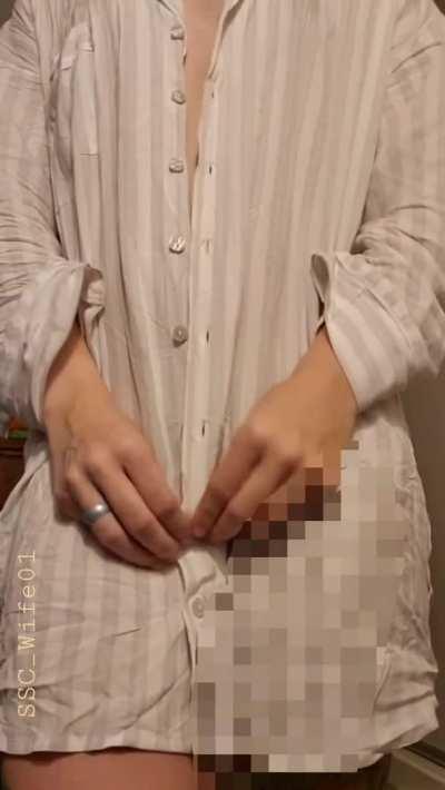 Love showing off my body and tiny tits