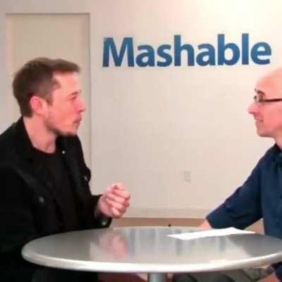 Elon Musk is a man of many talents 😙🎶