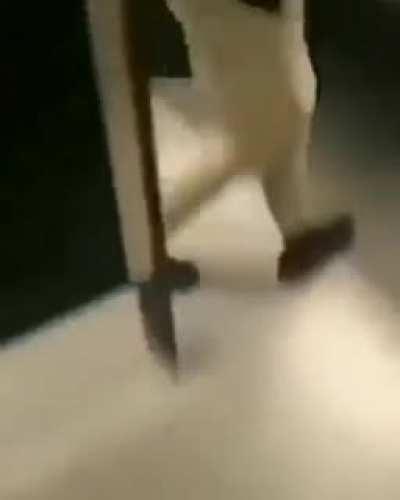 Men gives back food to an holmess person 😍🥰🥰😍😍