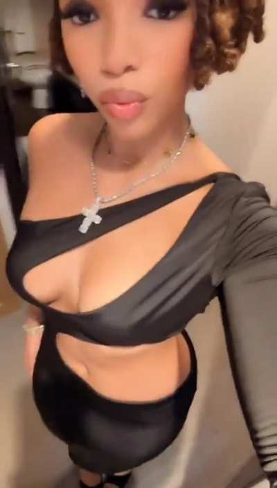 Chlöe video selfie | Snapchat 11.29.25