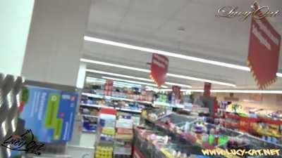 [/r/NSFW_5seconds] Fucking in the grocery store