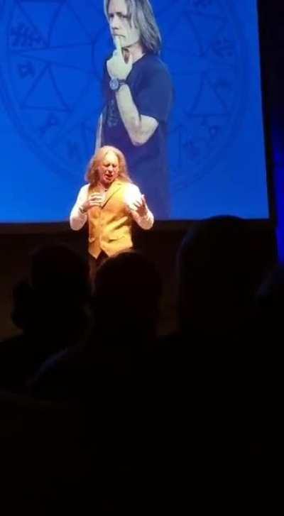 Bruce read out my question last night and sung part of Writing on the Wall!