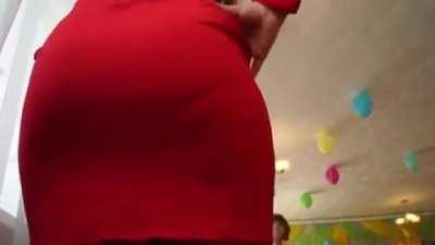 Dad accidentally films dance teacher instead of his daughter