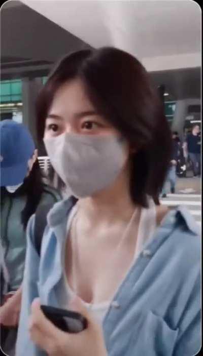 Haewon cleavage