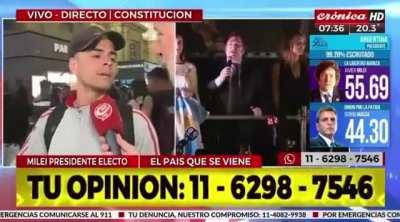 Los intelectuales haciendo sus respectivos análisis.