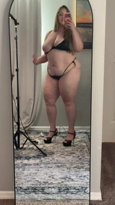 Starting MILF Monday off the right way