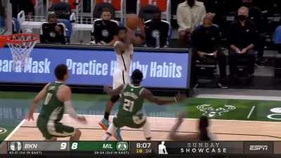 [Highlight] DeAndre Jordan throws down the lob on Giannis